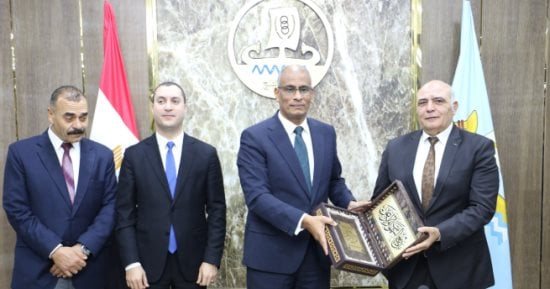 محافظ كفر الشيخ يكرم السكرتير العام ويعلن نتائج التقييم الشهري لأداء المراكز والمدن