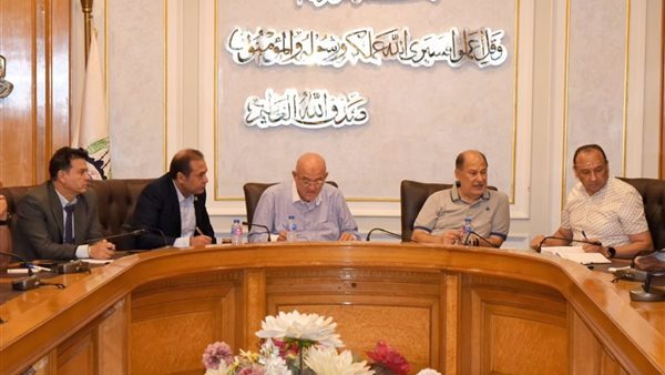 غرفة القاهرة تتحرك لرصد مشكلات التجار، لجنة برئاسة صلاح العبد لبحث مطالب الشعب التجارية
