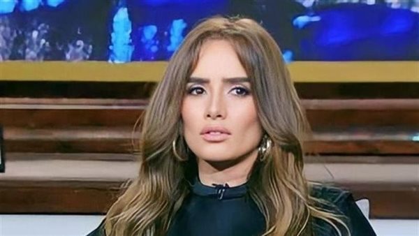 زينة تنعى زوجة المنتج صادق أنور الصباح