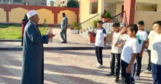 رئيس منطقة الإسماعيلية الأزهرية يتابع الدراسة بمجمع مصطفى أبو المعاطى
