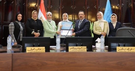 مجلس جامعة الإسكندرية يكرّم مكتب الاستدامة ويشيد بإنجازات الجامعة الأكاديمية والرياضية