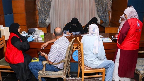 قافلة طبية موسعة للعاملين بهيئة ميناء دمياط ضمن مبادرة "100 يوم صحة"