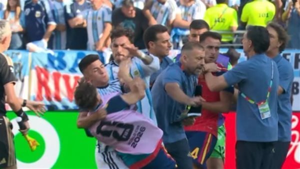 إلغاء إيقاف 7 مباريات، تحرك جديد من الأرجنتين بشأن باريديس بعد عقوبة نهائي كأس العالم