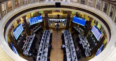 الأسهم تنزف والسندات ترتفع.. البورصة تسجل أكبر خسارة شهرية وأرباح لأدوات الدين
