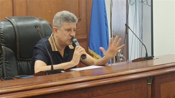 رئيس تجارية دمياط يلتقي أصحاب كافتيريات رأس البر لبحث تقنين الأوضاع وحل المشكلات