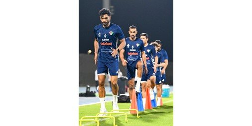 «الأزرق» يختتم مبارياته أمام عُمان