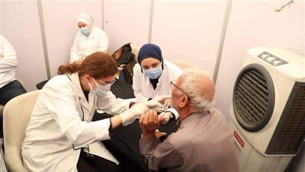 الكشف على 1508 مواطنين بالقافلة الطبية بقرية الشهيد خيري بالإسماعيلية