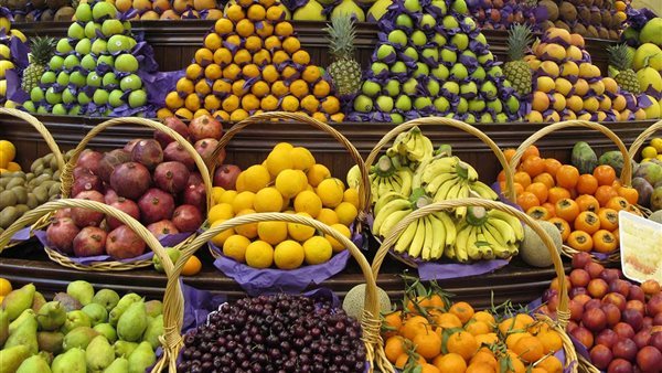 أسعار الفاكهة اليوم، العنب الأحمر بـ 25 جنيها والخوخ والكمثرى والبرقوق يتجاوزون الـ 70