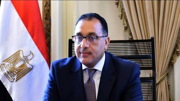 الحكومة تنهي العمل من المنزل.. وقف قرار «الأحد أونلاين»