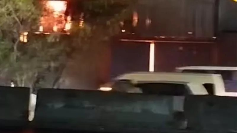 نيابة القليوبية تأمر بانتداب المعمل الجنائي لمعاينة حريق مخلفات أخشاب داخل ورشة