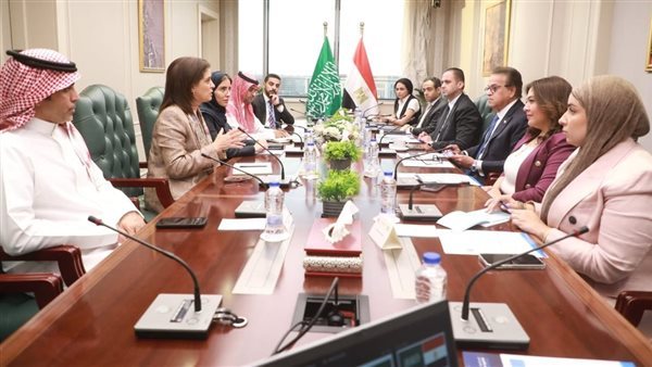عبد الغفار لـ"المرشحة لقيادة الصحة العالمية": العدالة الصحية أولوية لحماية الدول الفقيرة