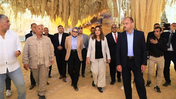 وزيرة التنمية المحلية تتفقد كهف الجارة بالوادي الجديد تمهيدا لإعلانه محمية طبيعية