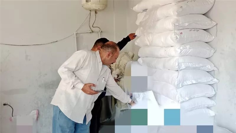 ضبط 2 طن دقيق وسجائر مجهولة المصدر في حملات موسعة لتموين الإسماعيلية