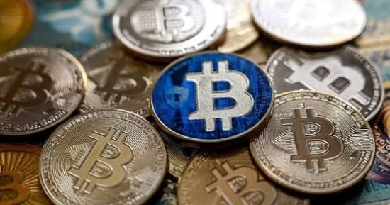 بيتكوين تتراجع دون 85 ألف دولار رغم صعودها إلى أعلى مستوى منذ 23 سبتمبر