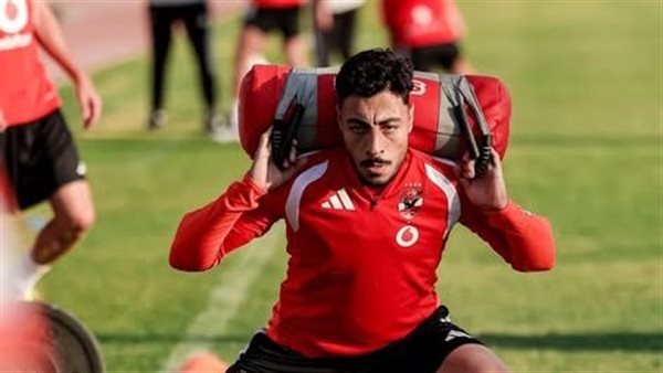 أكرم توفيق يتعافى من نزلة برد وينتظم في مران الأهلي