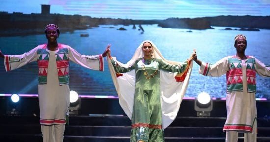 فرقة أسوان للفنون الشعبية تتألق في مهرجان الإسماعيلية الدولي