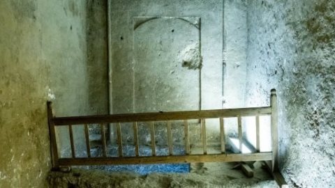 هنا كُتب التاريخ على الحجر.. لوحات حدود الملك إخناتون في تل العمارنة.. صور