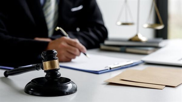 إحالة طالب للمحاكمة بتهمة إدارة صفحة لبيع القطع الأثرية على مواقع التواصل بكرداسة