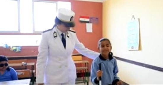 «شكرا لمن رسم البسمة على وجوهنا».. رسائل محبة من أطفال العصا البيضاء للرئيس السيسي
