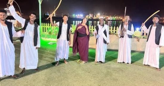 فرقة «أصداء البحر» السودانية تصل الإسماعيلية للمشاركة في مهرجان الفنون الشعبية