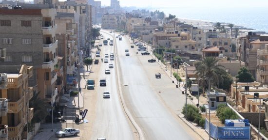 جهود الدولة وشبكة طرق عملاقة تربط رفح الجديدة بالعريش وتخترق صحراء الشيخ زويد