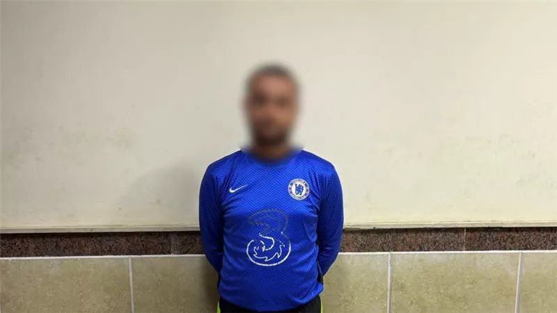 ضبط مندوب توصيل استولى على قيمة 10 هواتف ببني سويف