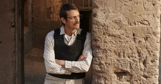 جويل كينمان يكشف كواليس تجسيد صدام حسين فى مسلسل High Value Target