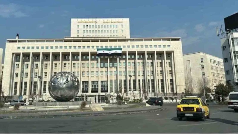 755 إنذاراً في 10 محافظات.. حملة موسعة على الصرافة والحوالات غير المرخصة