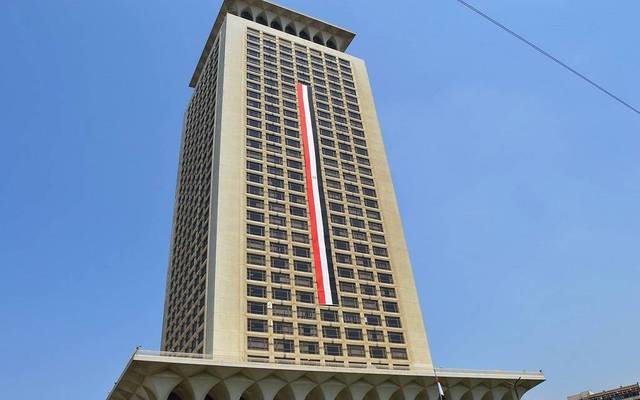 مصر تدين الهجوم على مطار الرياض وتتابع إعادة جثمان مواطنة ورعاية 5 مصابين