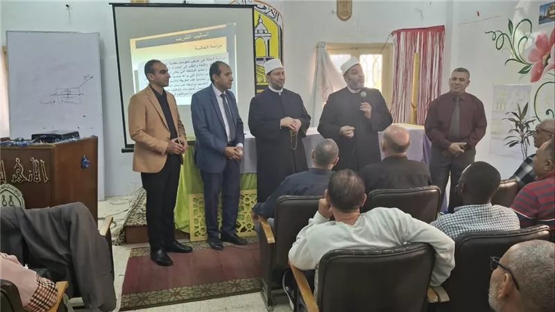رئيس «منطقة الإسكندرية الأزهرية» يتابع تنفيذ البرامج التدريبية والعملية بالمعاهد التابعة