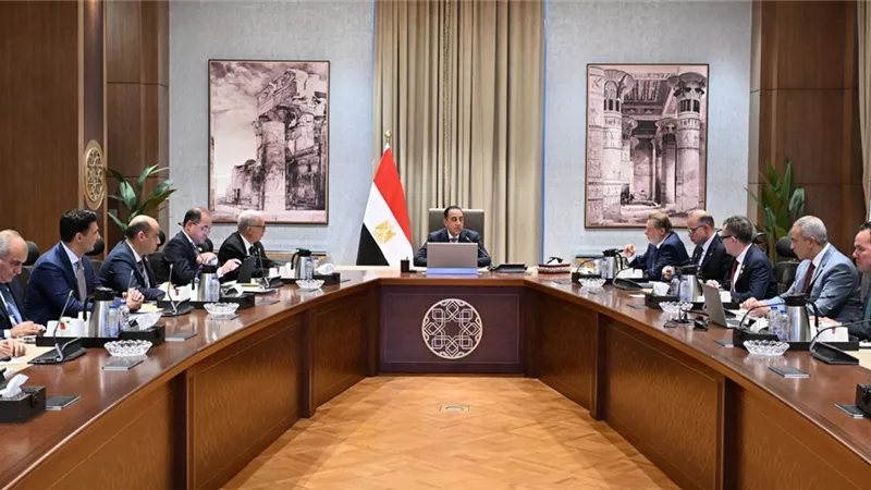 مدبولي يستعرض ملامح «البرنامج الوطني للتحول الاقتصادي» قبل الإعلان عنه في منتدى مصر 2026