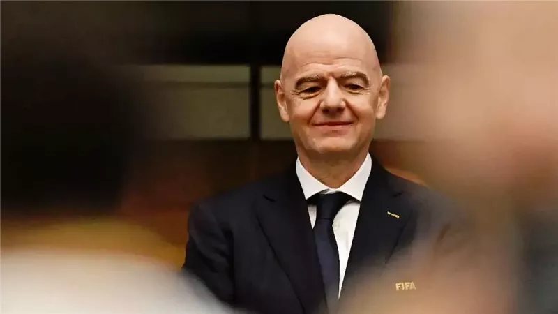 "التايمز" تعتذر لإنفانتينو وتتراجع عن اتهامات الراتب الثاني وشقة ميامي، ما القصة؟
