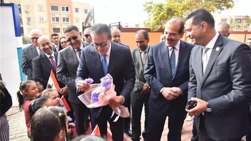 وزير الصحة ومحافظ القليوبية يطلقان الحملة القومية للتطعيم ضد الحصبة والحصبة الألمانية من مدرسة بالعبور