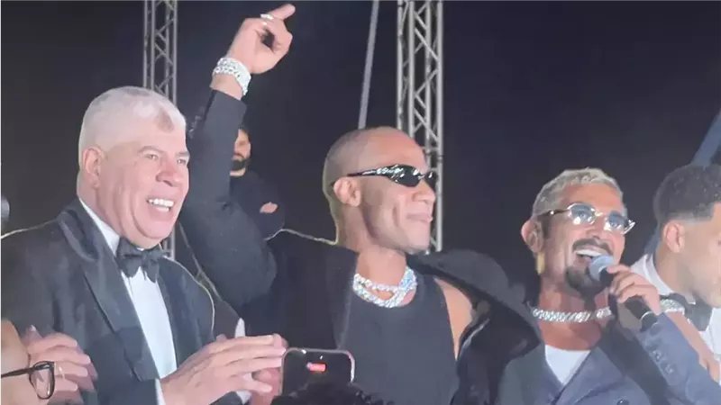 محمد رمضان وتامر حسني وأحمد سعد يشعلان زفاف مصطفى شوبير (فيديو)