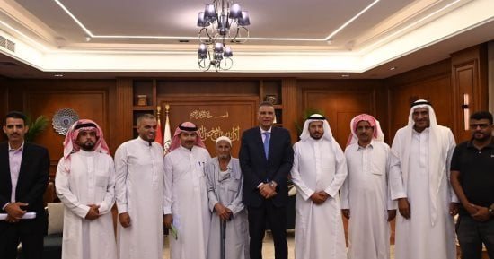 محافظ جنوب سيناء يبحث مع النواب ومشايخ وعواقل المحافظة ملفات الخدمات