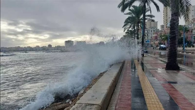 حالة الطقس غدًا الخميس، الحرارة تصل إلى 32 درجة واضطراب الملاحة بالبحر المتوسط