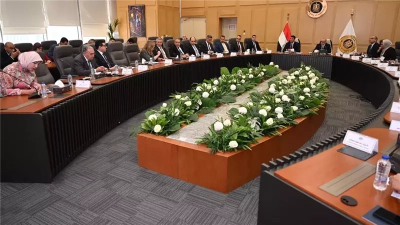 وزير الصناعة: طرح رخص جديدة لإنتاج البيليت بتيسيرات في الأسعار والسداد