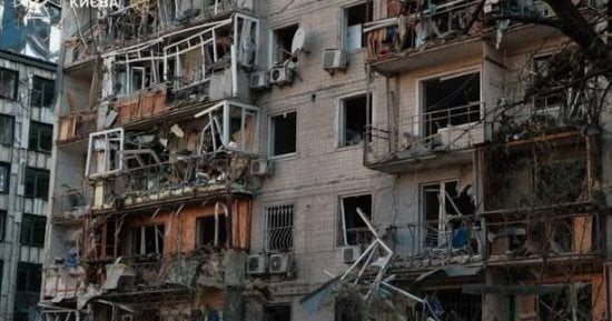 205 مسيرات تضرب أوكرانيا خلال الليل.. قتيل و6 جرحى في خاركيف وانقطاع الكهرباء