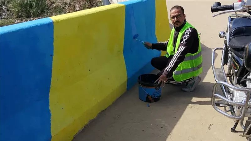 بأيدي شبابها، قرية الحجاز بالإسماعيلية تتجمل وكوبري القرية يتحول للوحة فنية