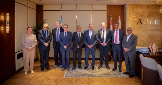 العاصمة الجديدة تستعد لإطلاق مشروعات طبية وتعليمية بالشراكة مع مؤسسات بريطانية