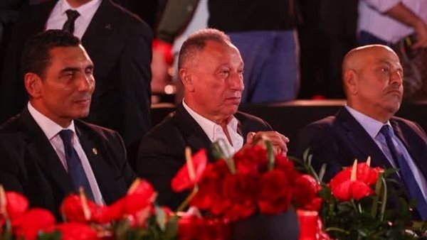 الخطيب يهنئ رجال يد الأهلي بلقب أفريقيا ويشيد بمنظومة الفريق