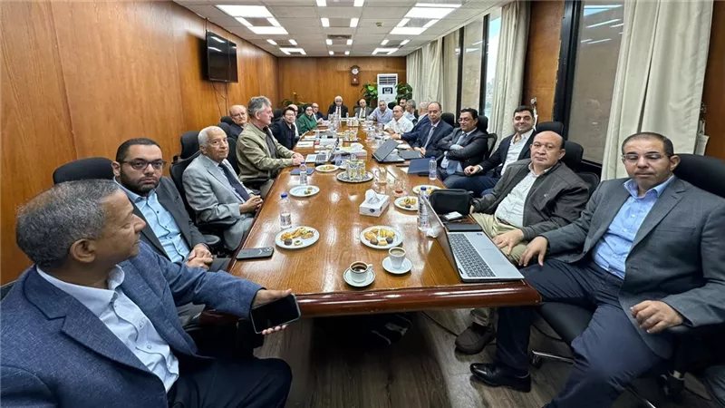 شعبة الاسطمبات باتحاد الصناعات تبحث مع وفد برازيلي سبل تطوير القطاع