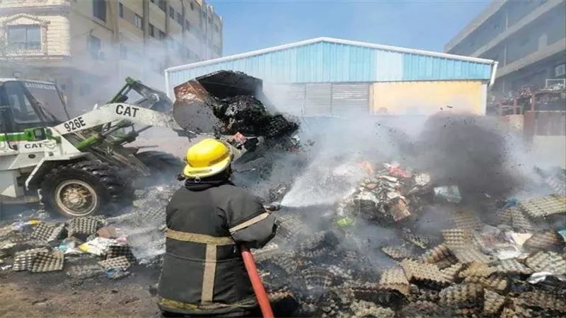 محافظ المنوفية: 10 سيارات إطفاء للسيطرة على حريق تشوينات مصنع كرتون