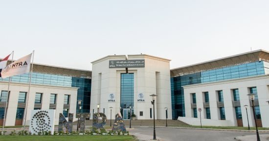أخبار كاذبة وروابط مزيفة.. كيف يحول المخترقون الشائعات إلى وسيلة لسرقة بياناتك؟