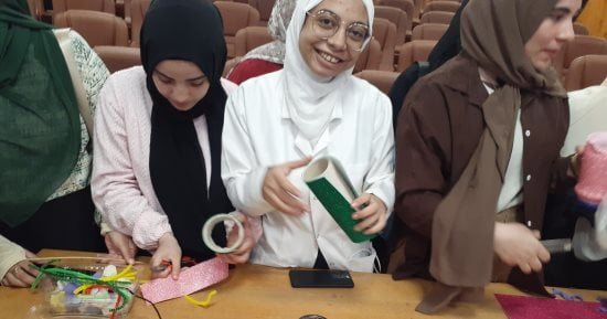 جامعة الفيوم تنظم ندوة وورشة عمل تطبيقية لإعادة التدوير بكلية التمريض