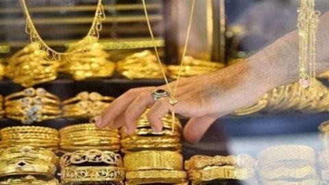 أسعار الذهب في السعودية تتراجع بعد تثبيت الفيدرالي للفائدة وتصاعد رهانات رفعها مجددًا