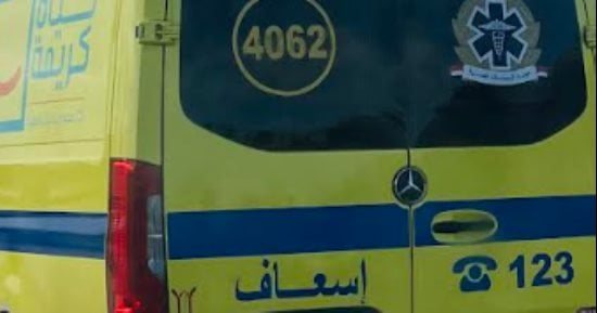 إصابة 4 أشخاص بينهم طفلان في تصادم سيارة وتروسيكل بمنطقة الكوامل بسوهاج