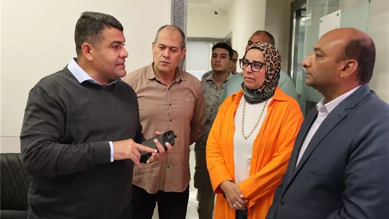 رئيس صرف الإسكندرية يتفقد غرفة العمليات المركزية لمتابعة سرعة الاستجابة للبلاغات