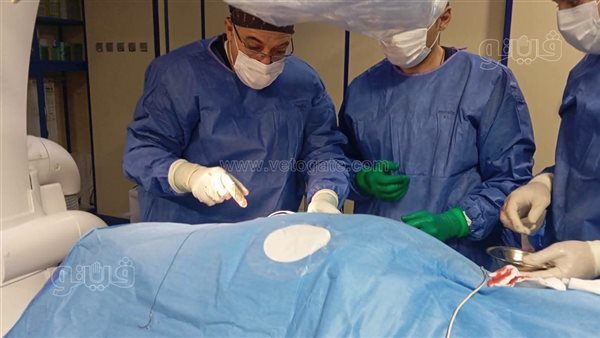 بجراحة دقيقة.. تركيب منظم ضربات قلب ثلاثي لمريض على نفقة الدولة بالزقازيق العام (صور)