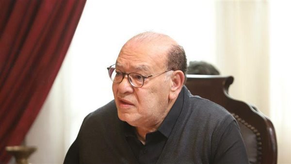 صلاح عبد الله ينعى والد زوج ابنته
